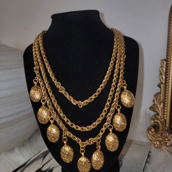 Elegant Gold Layered Necklace - Picture 3 of 5